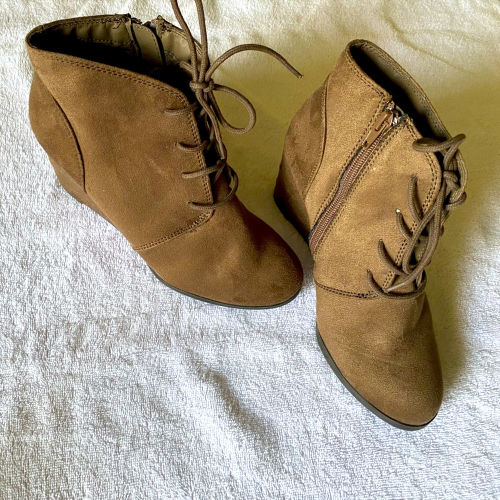Wedge ankle boots